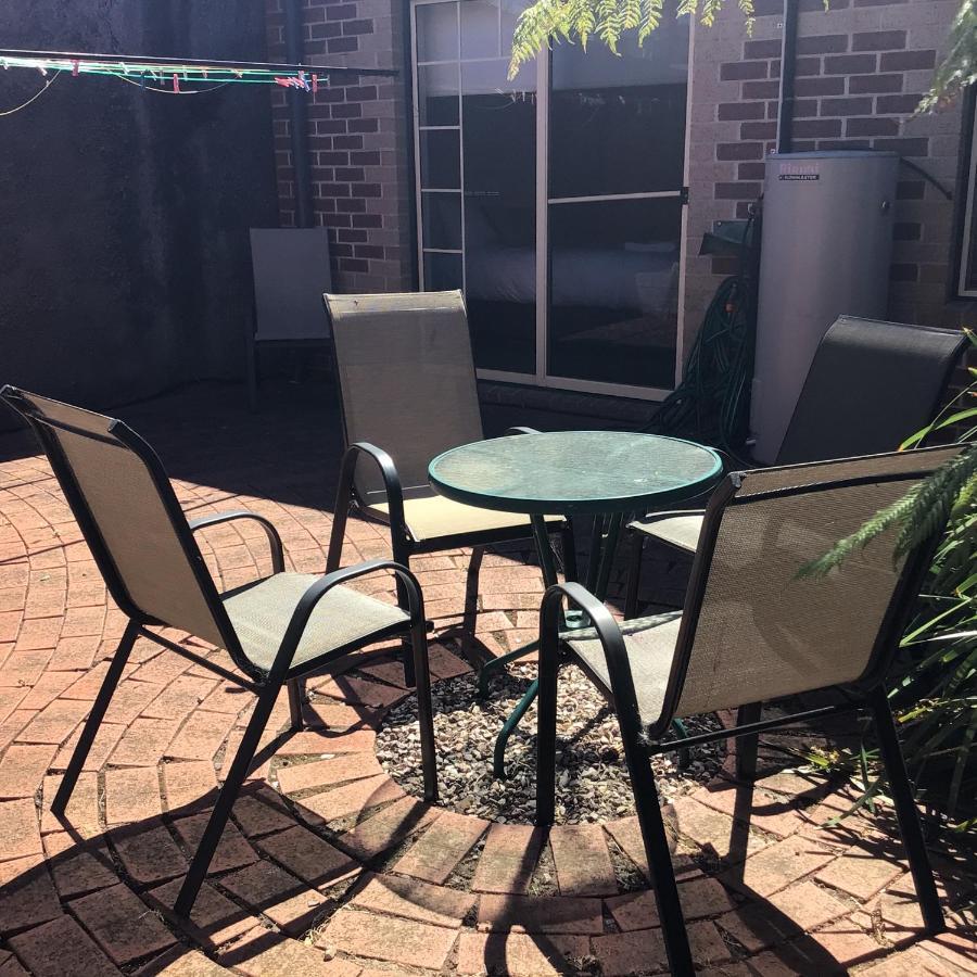 City Townhouse Walking Distance To City Launceston Exterior foto